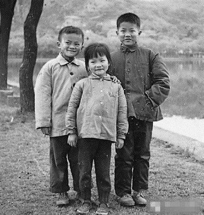 马云童年、青少年时期照片 阿里巴巴早期创业老照片汇总 马云童年、青少年时期照片 阿里巴巴早期创业老照片汇总
